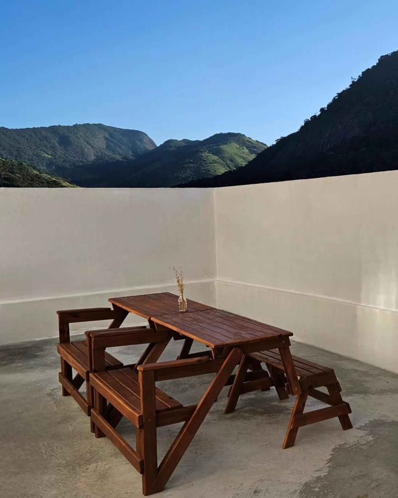 Cantinho Na Serra - Apartamento Santa Maria Madalena Buitenkant foto